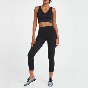 Spanx Leggings Essential Crop Casual Tummy Shaper Casual Classic Black Small